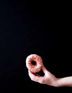 太る食べ物の特徴とは。カロリーよりも注意すべきこと。