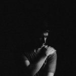 夜に肩が痛い人がやるべき寝れない時の対処法。