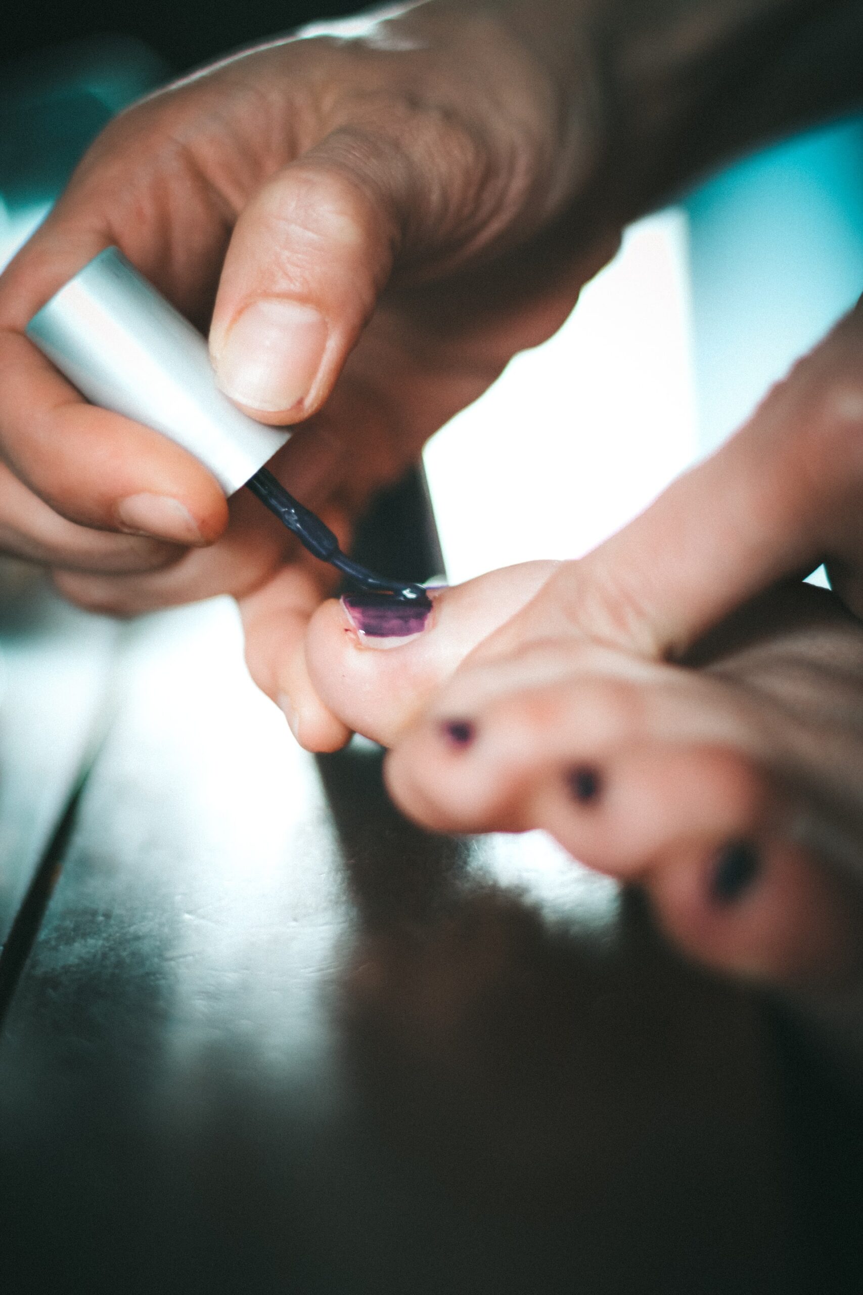 巻き爪の原因と正しい爪切り方法