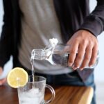 【健康習慣】朝コップ一杯の水を飲んだ方が良い理由